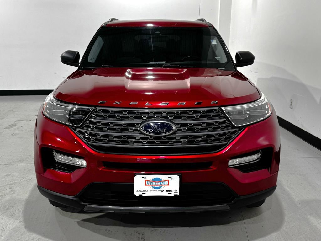 Used 2021 Ford Explorer XLT w/ Equipment Group 202A AWD/4WD image 10