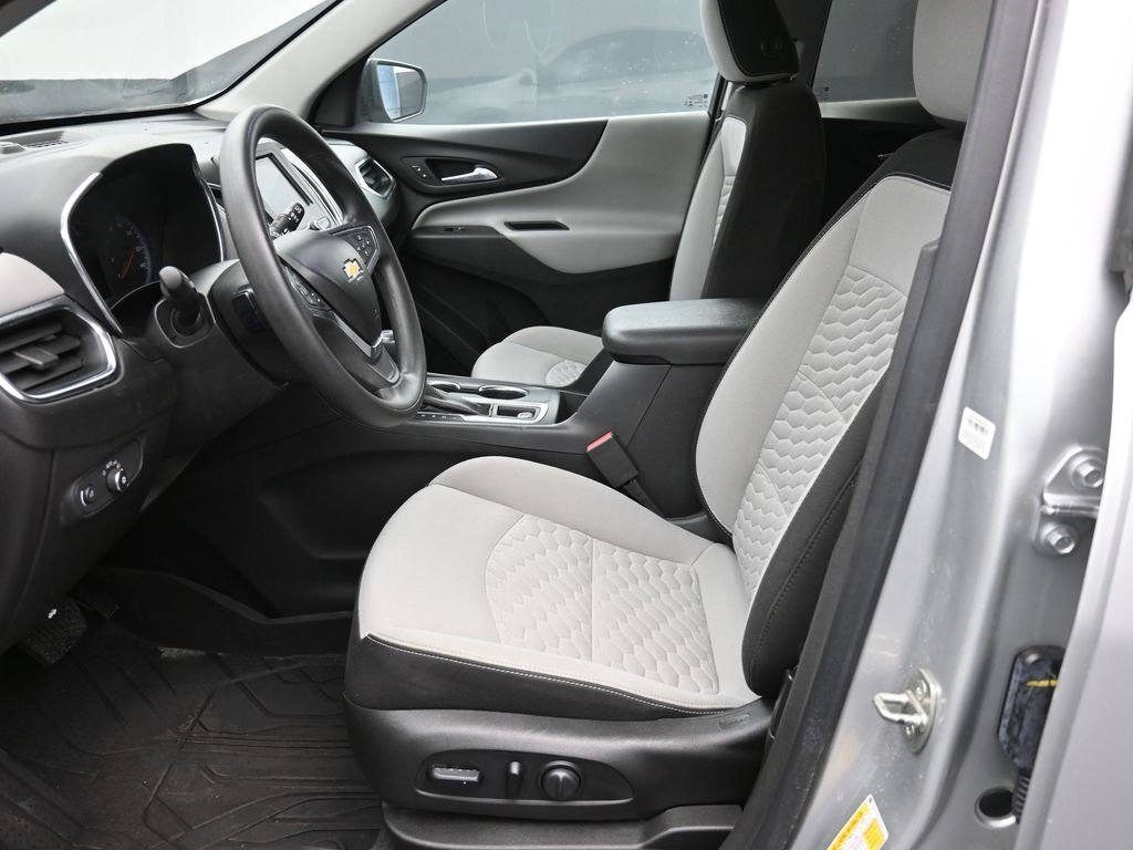 Used 2020 Chevrolet Equinox LS w/ LS Convenience Package image 19