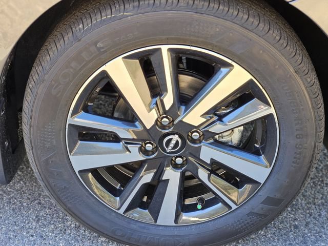 New 2025 Nissan Versa SV w/ Trunk Package FWD image 10