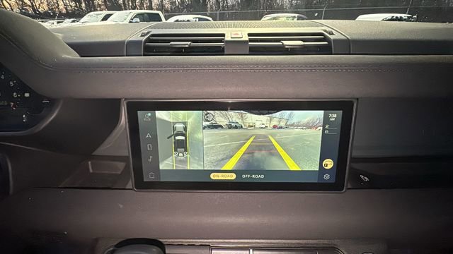 Used 2022 Land Rover Defender 110 X-Dynamic SE image 18