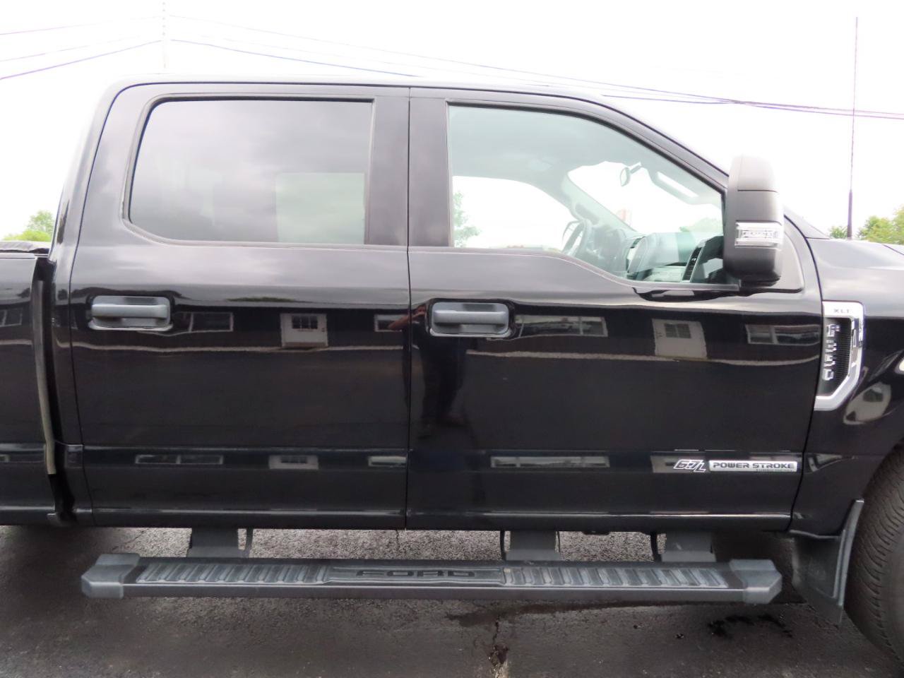Used 2022 Ford F350 XLT w/ Black Appearance Package AWD/4WD image 17