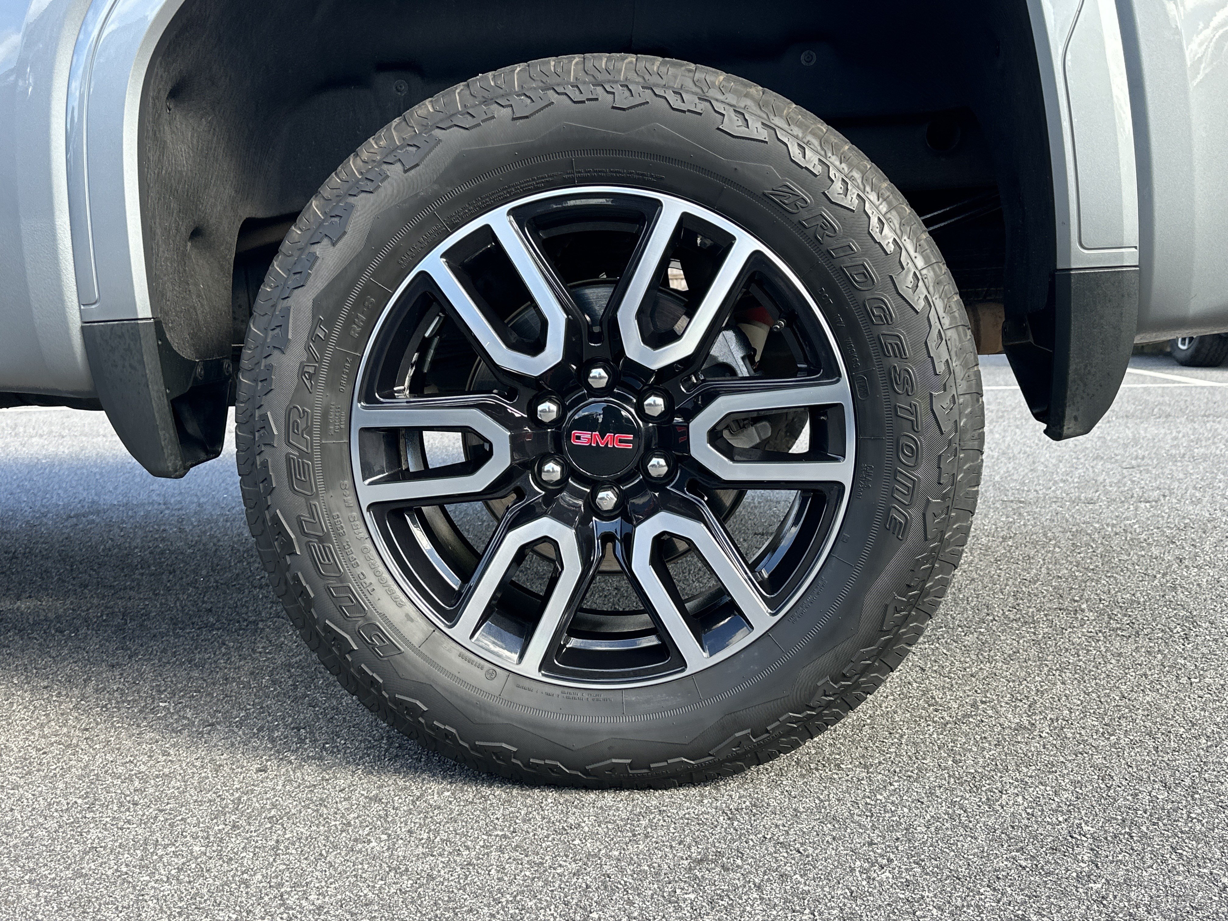 Used 2025 GMC Sierra 1500 AT4 w/ Technology Package AWD/4WD image 21
