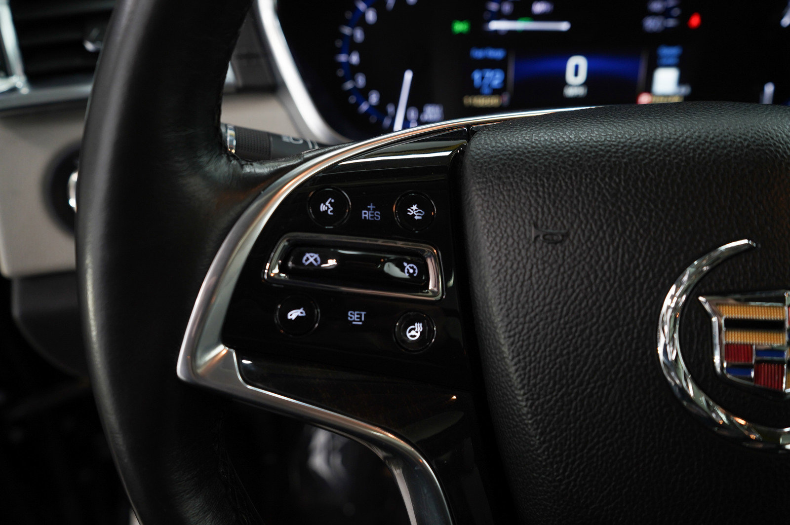 Used 2016 Cadillac SRX Luxury w/ Driver Awareness Package AWD/4WD image 18