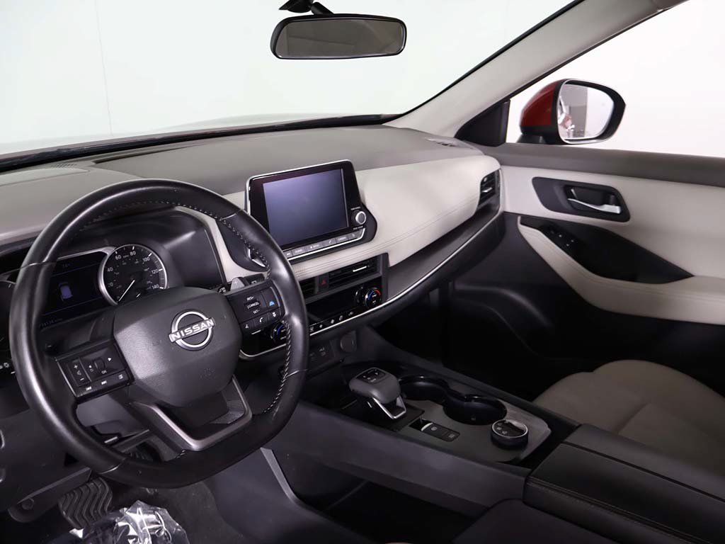Used 2025 Nissan Rogue SV AWD/4WD image 25