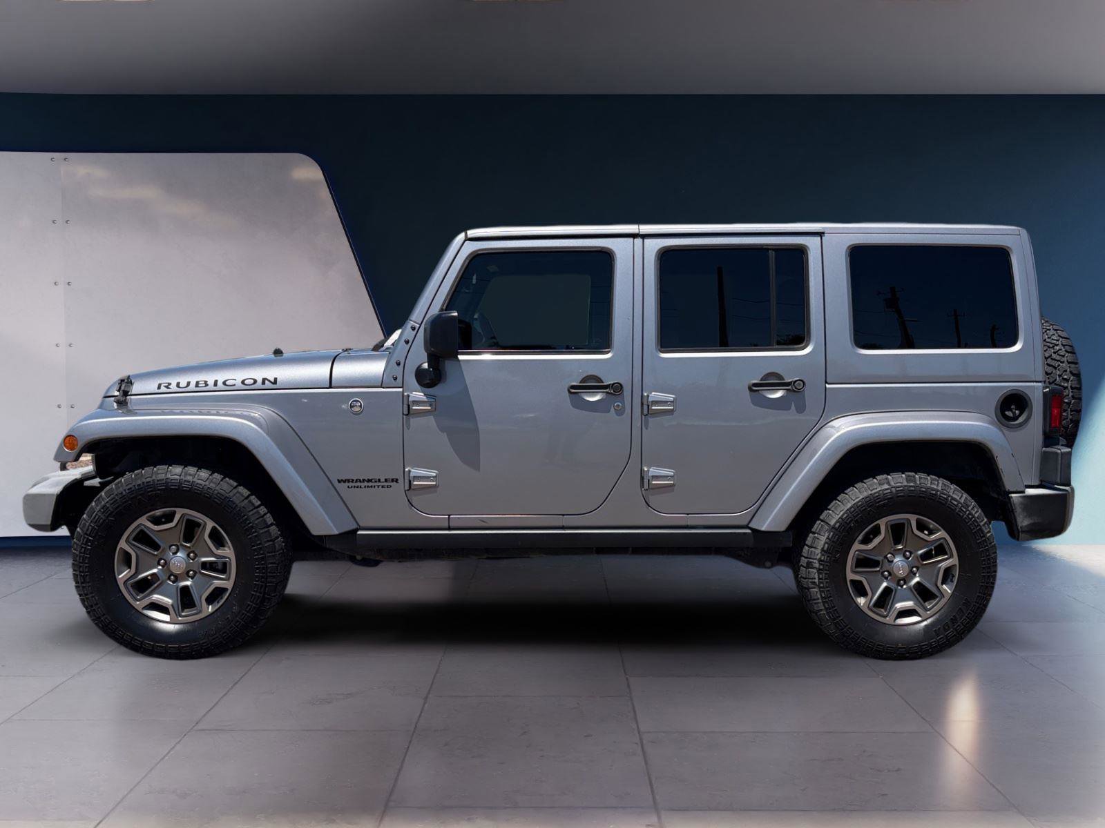 Used 2017 Jeep Wrangler Unlimited Rubicon w/ Cold Weather Group AWD/4WD image 2