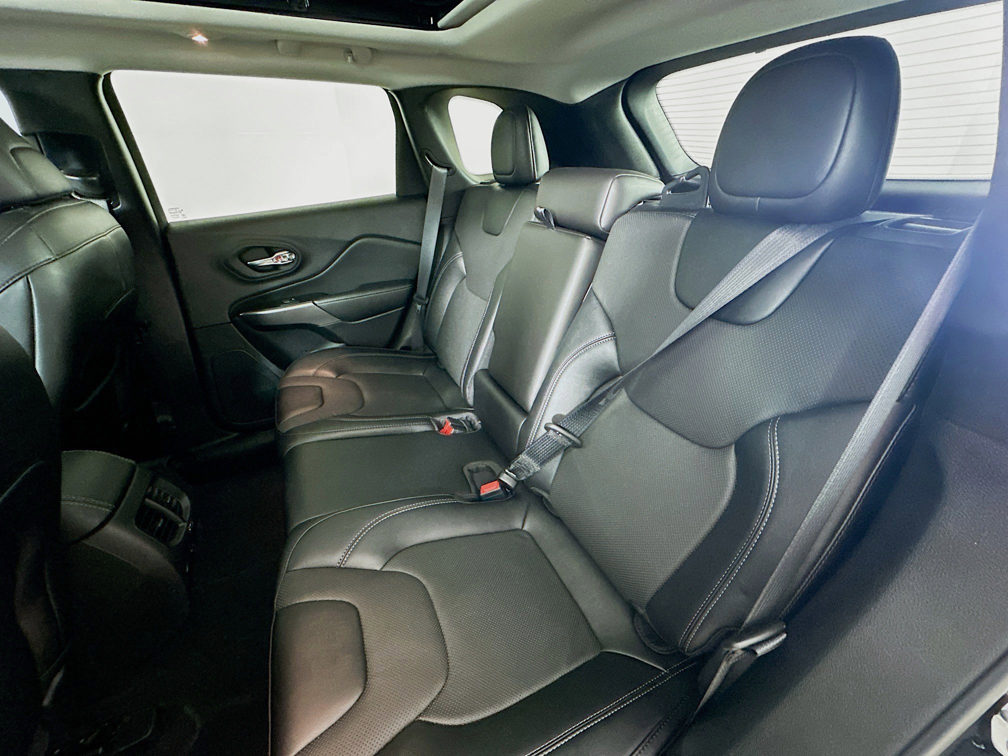 Certified 2022 Jeep Cherokee Limited image 31