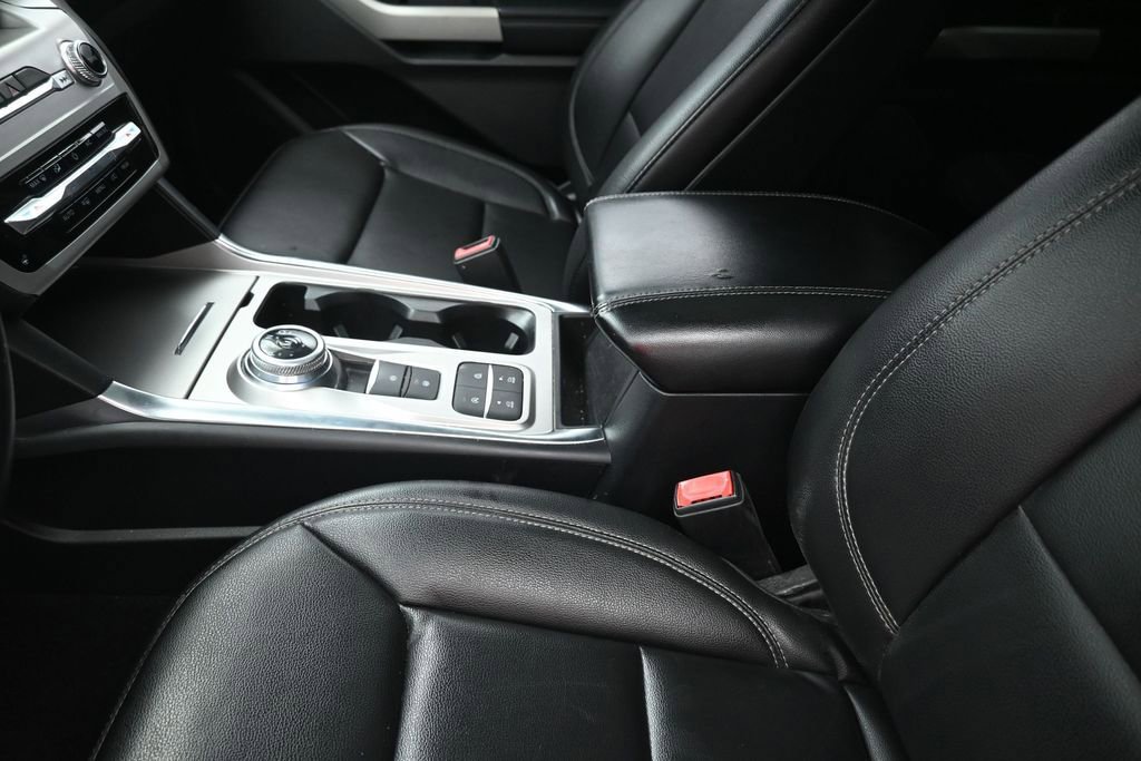 Used 2020 Ford Explorer XLT w/ Equipment Group 202A RWD image 21