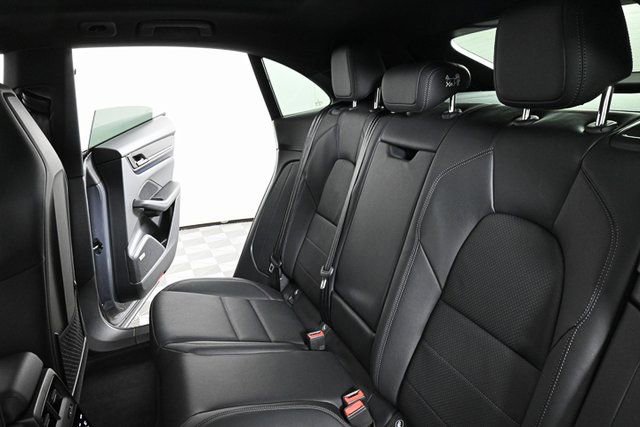 Certified 2025 Porsche Macan Electric image 21
