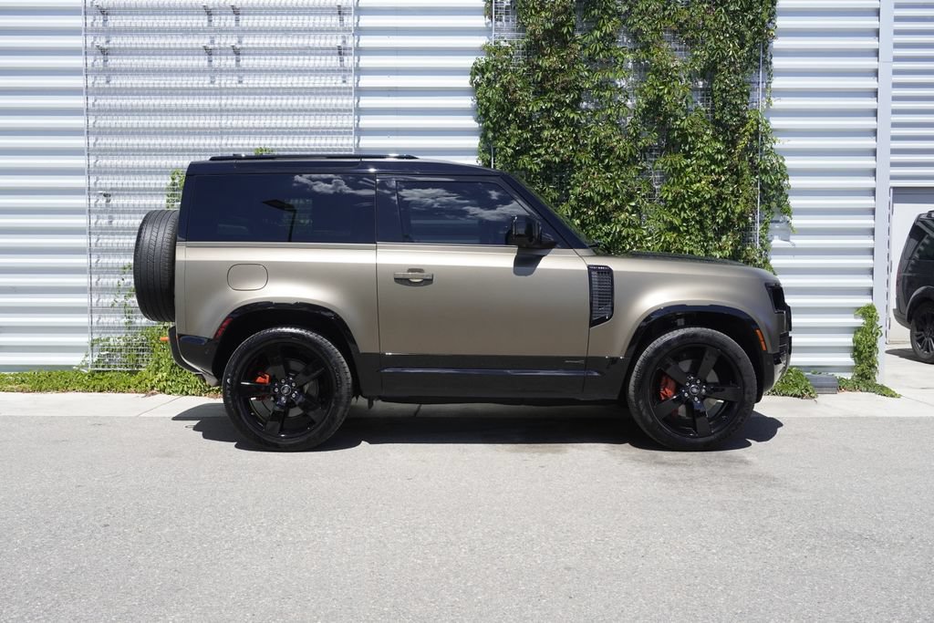 Used 2023 Land Rover Defender 90 X AWD/4WD image 7
