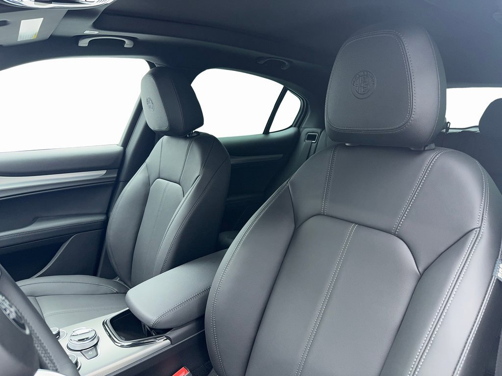 New 2025 Alfa Romeo Stelvio Sprint w/ Convenience Package image 31