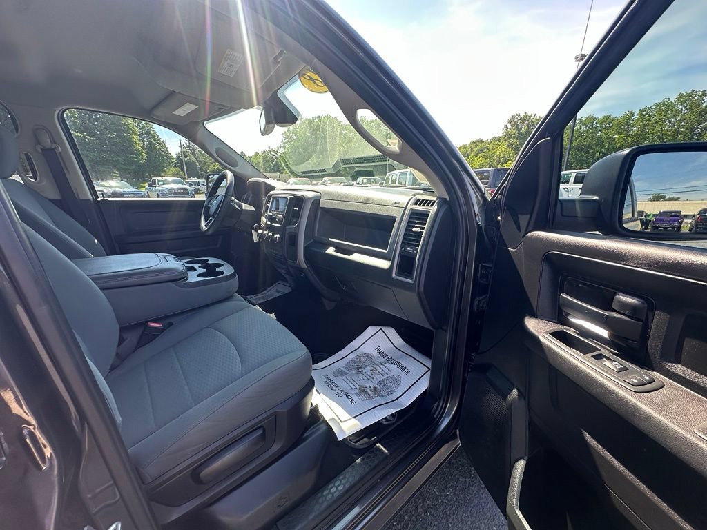 Used 2018 RAM 1500 Express AWD/4WD image 10