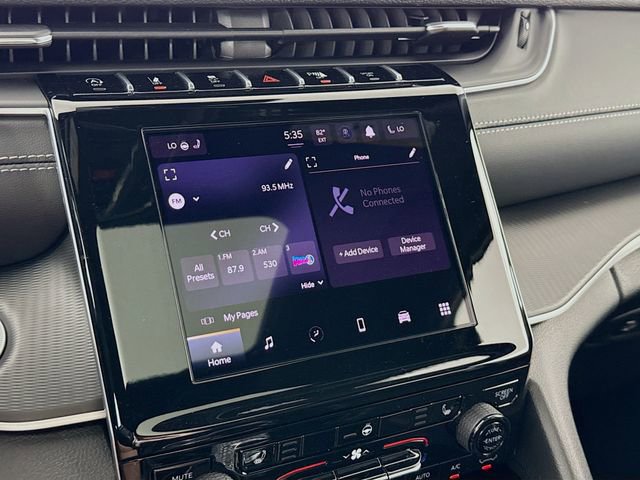 New 2025 Jeep Grand Cherokee Altitude image 15