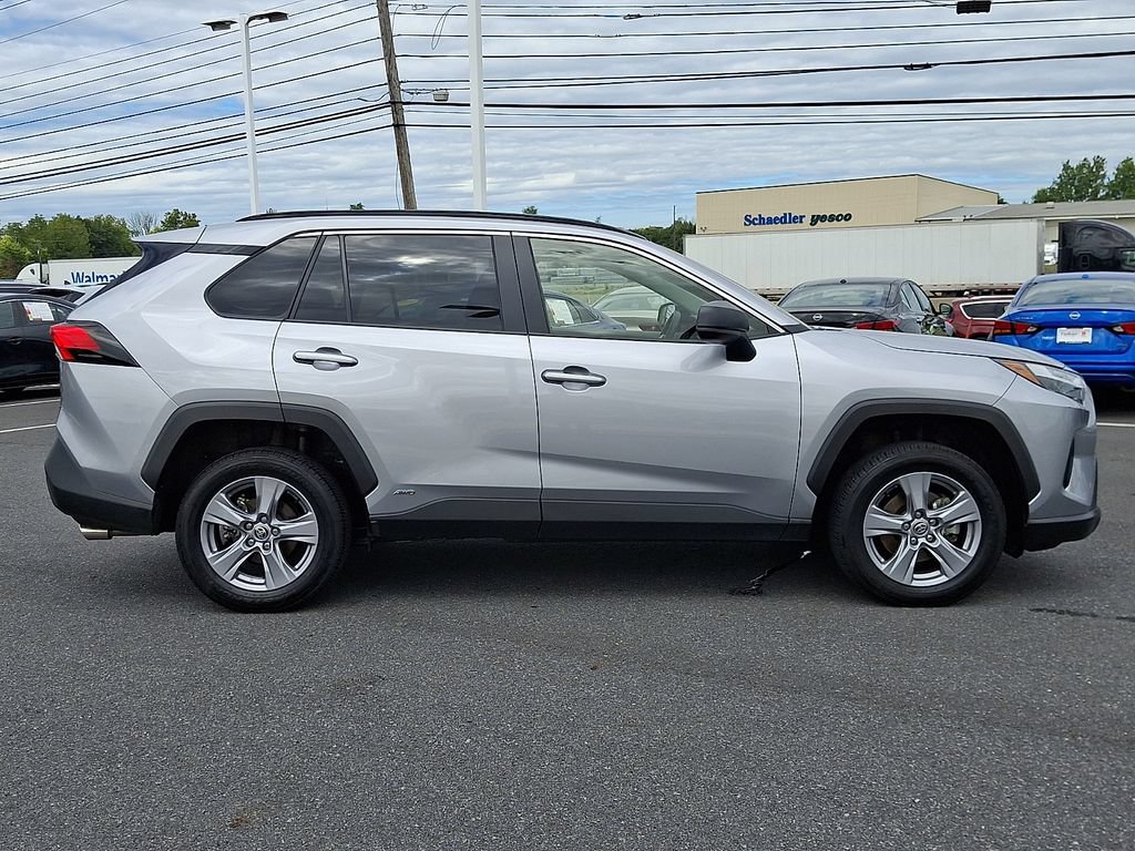 Certified 2025 Toyota RAV4 LE AWD/4WD image 8