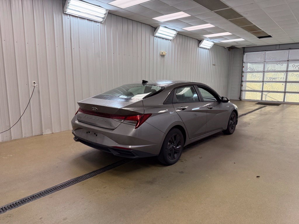 Used 2021 Hyundai Elantra SEL FWD image 5