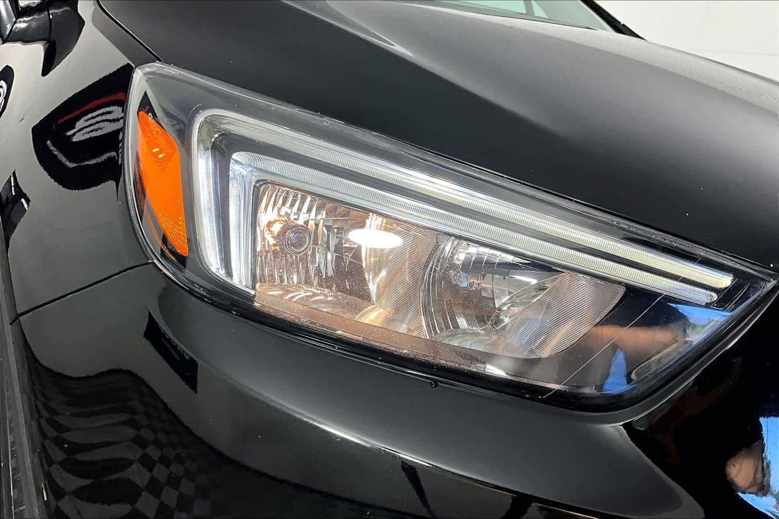 Certified 2022 Buick Encore Preferred AWD/4WD image 24