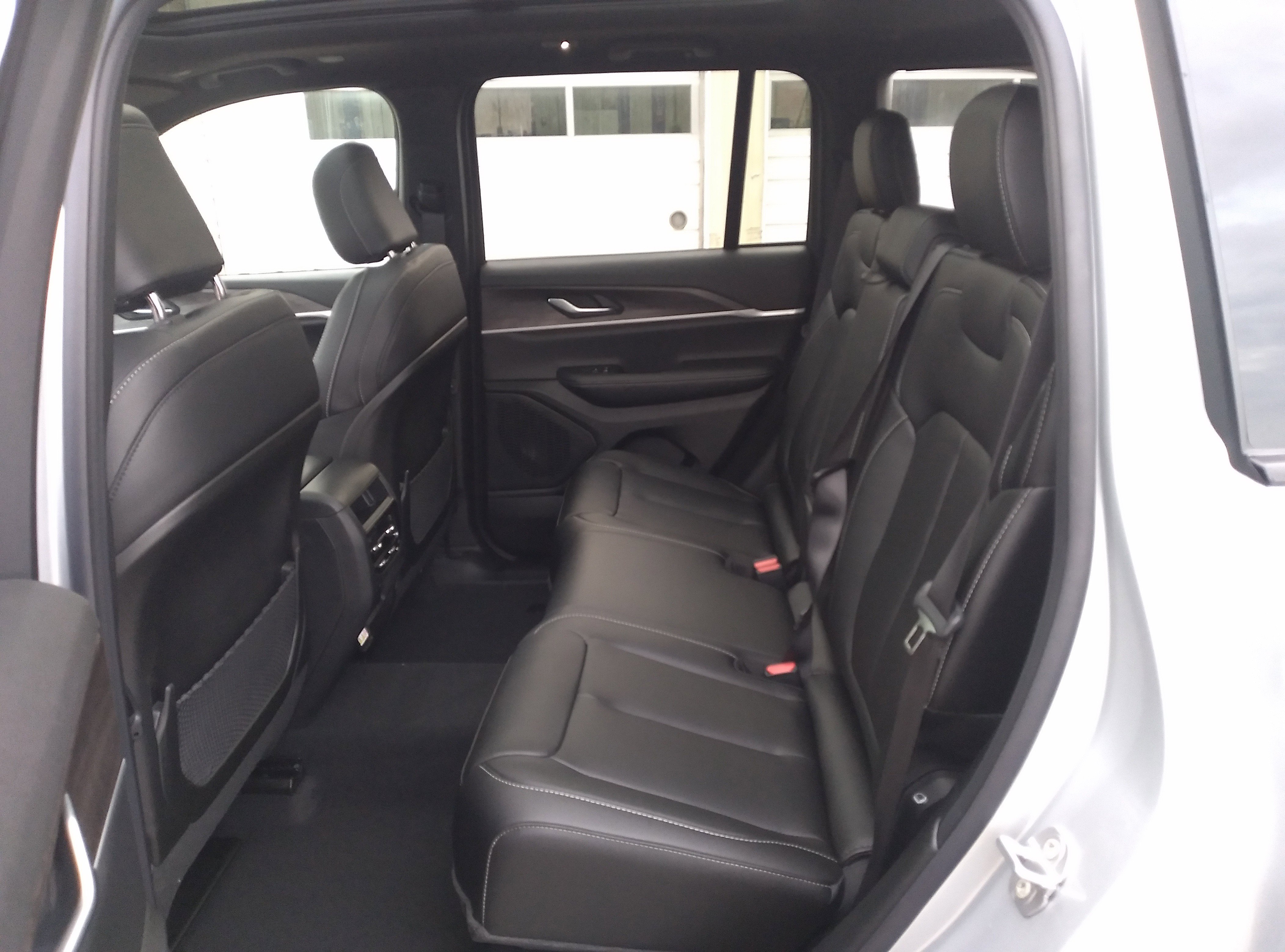 New 2025 Jeep Grand Cherokee Limited image 19