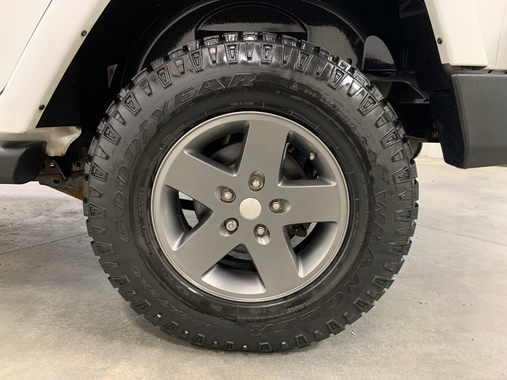 Used 2013 Jeep Wrangler Unlimited Sport image 4