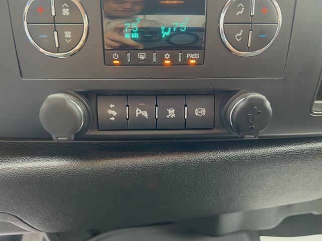 Used 2011 Chevrolet Silverado 2500 LT w/ Interior Plus Package image 21