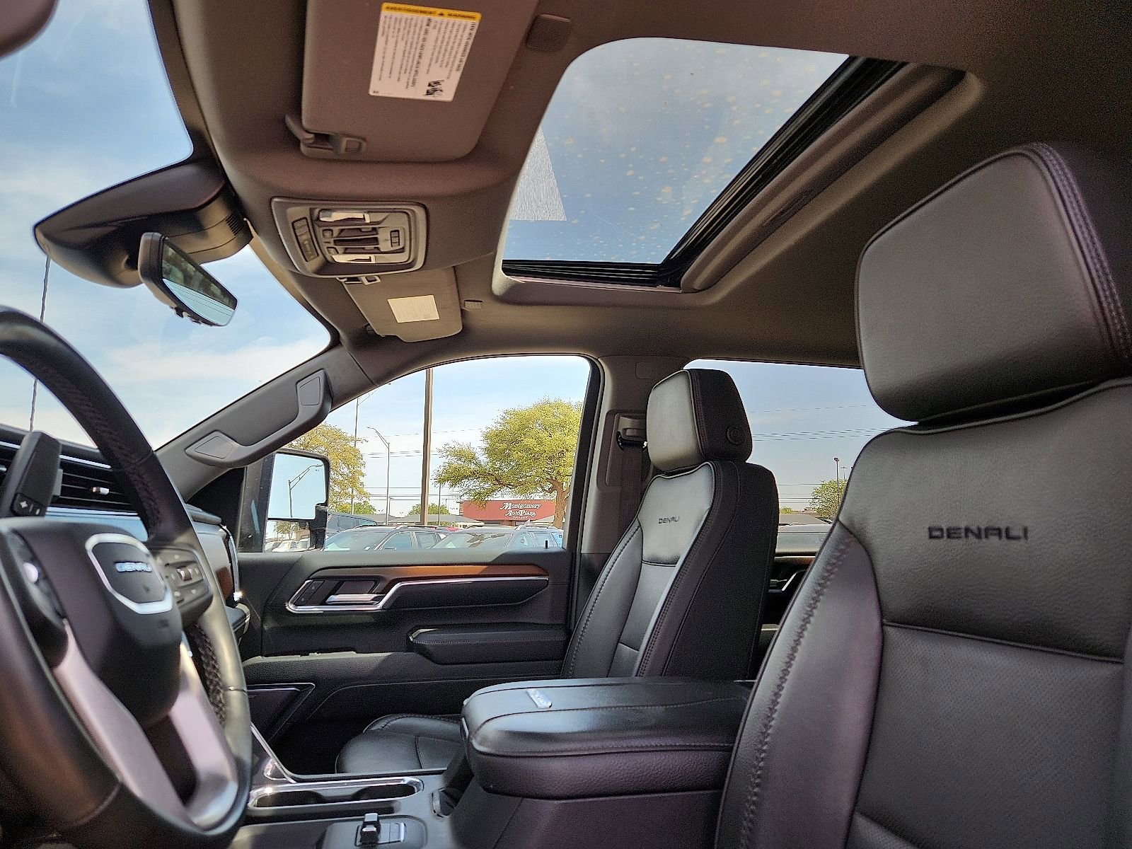 Used 2024 GMC Sierra 2500 Denali w/ Denali Reserve Package image 12