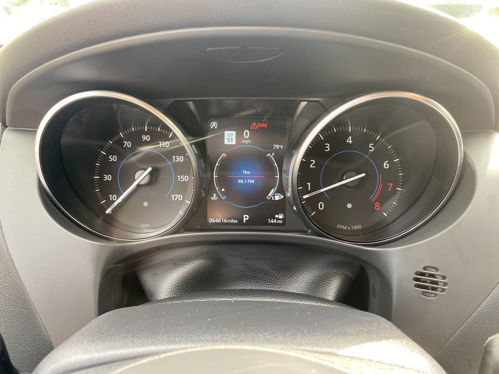 Used 2020 Jaguar F-PACE Premium image 18