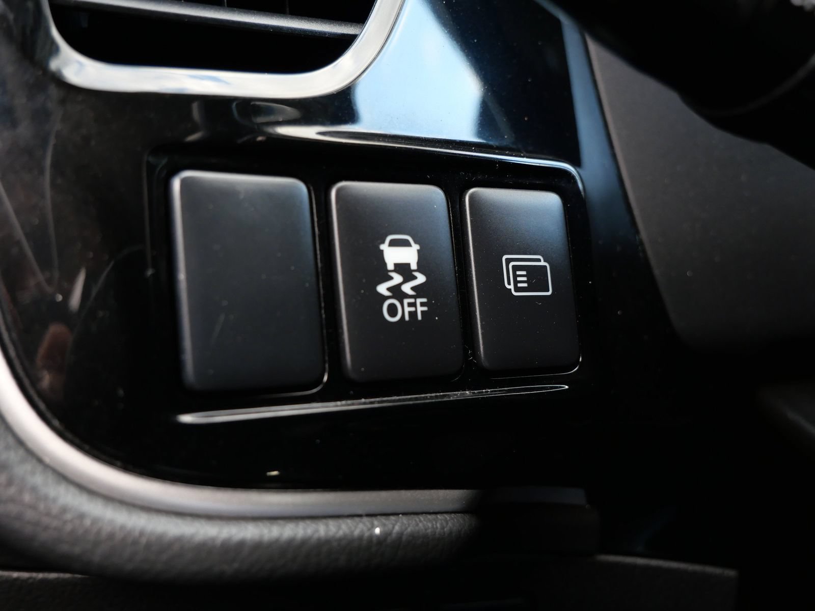 Used 2015 Mitsubishi Outlander SE AWD/4WD image 26