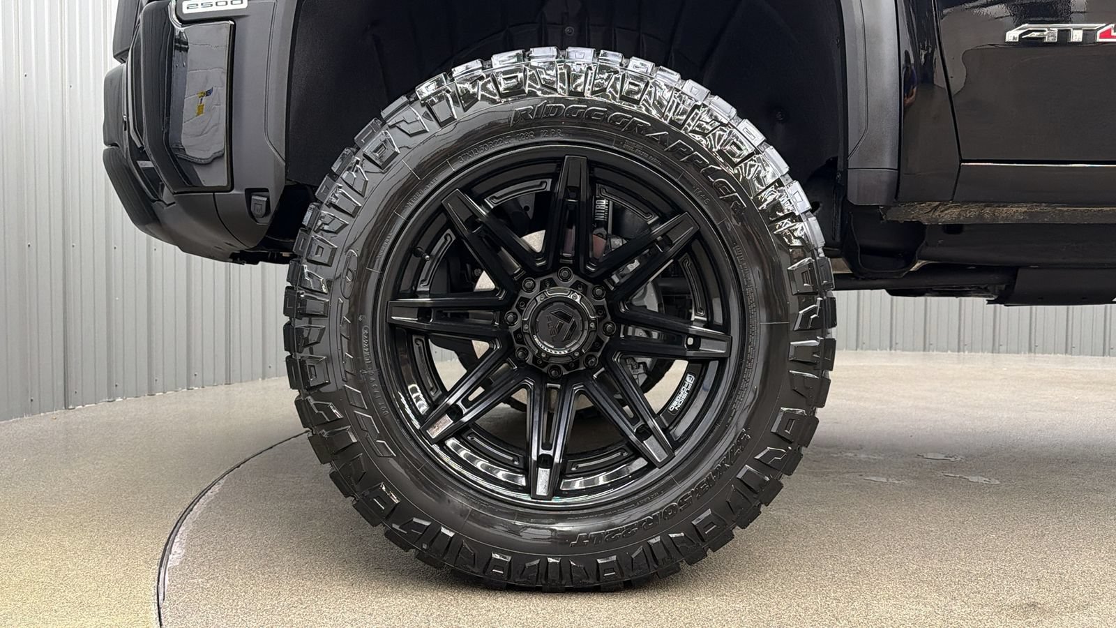 Used 2026 GMC Sierra 2500 AT4 AWD/4WD image 9