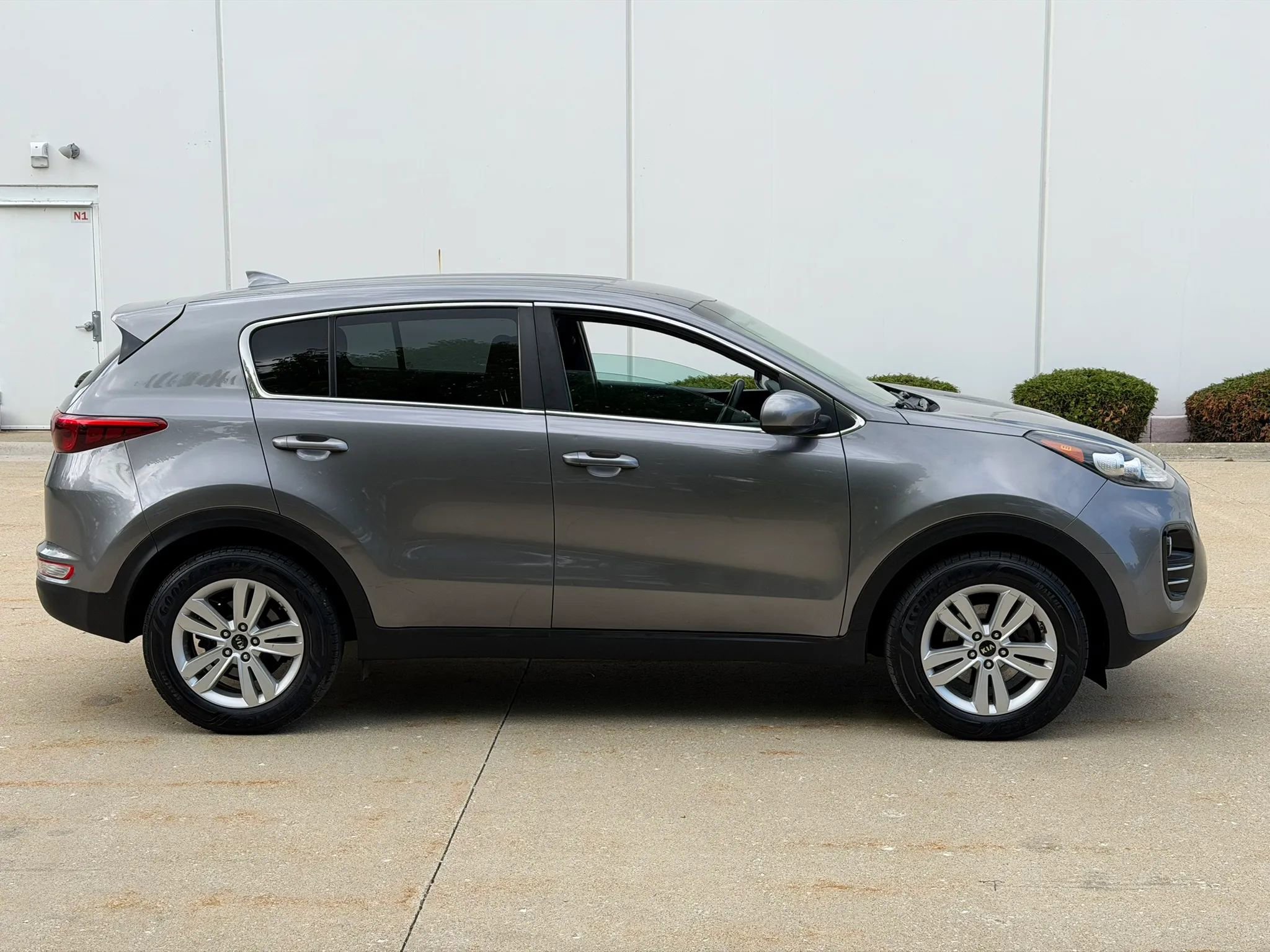 Used 2017 Kia Sportage LX AWD/4WD image 4
