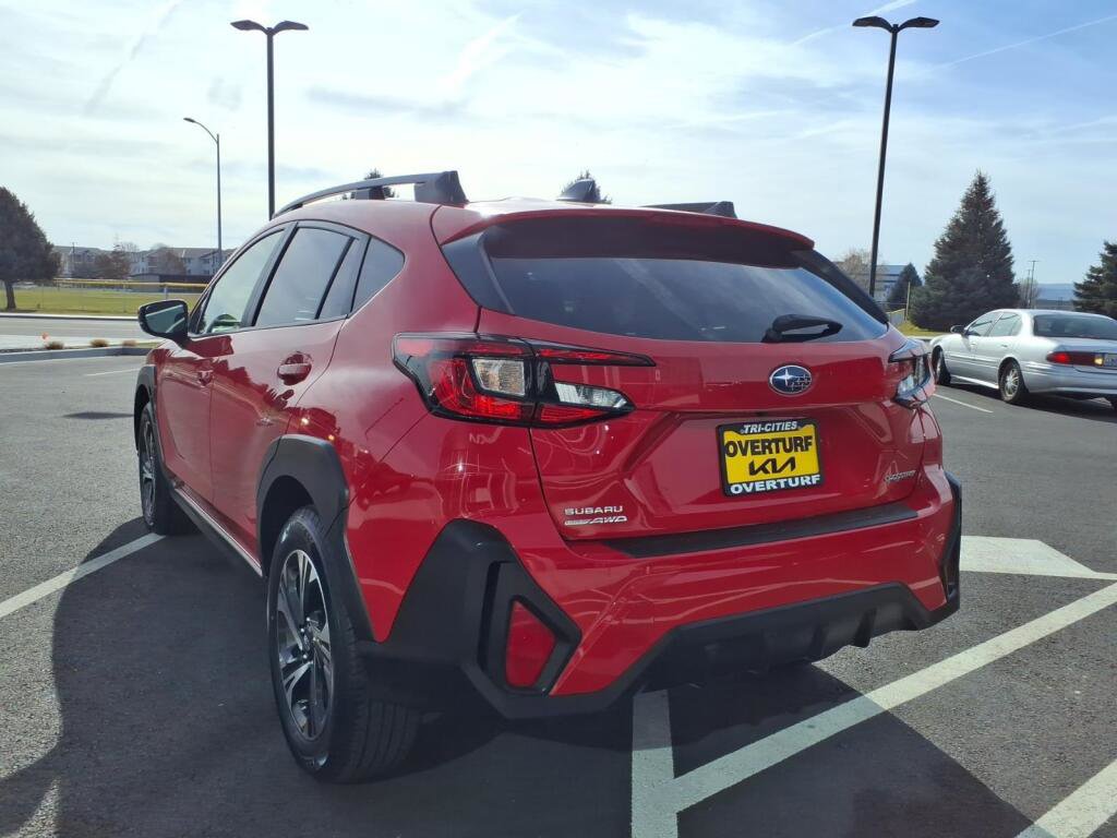 Used 2024 Subaru Crosstrek 2.0i Premium AWD/4WD image 2