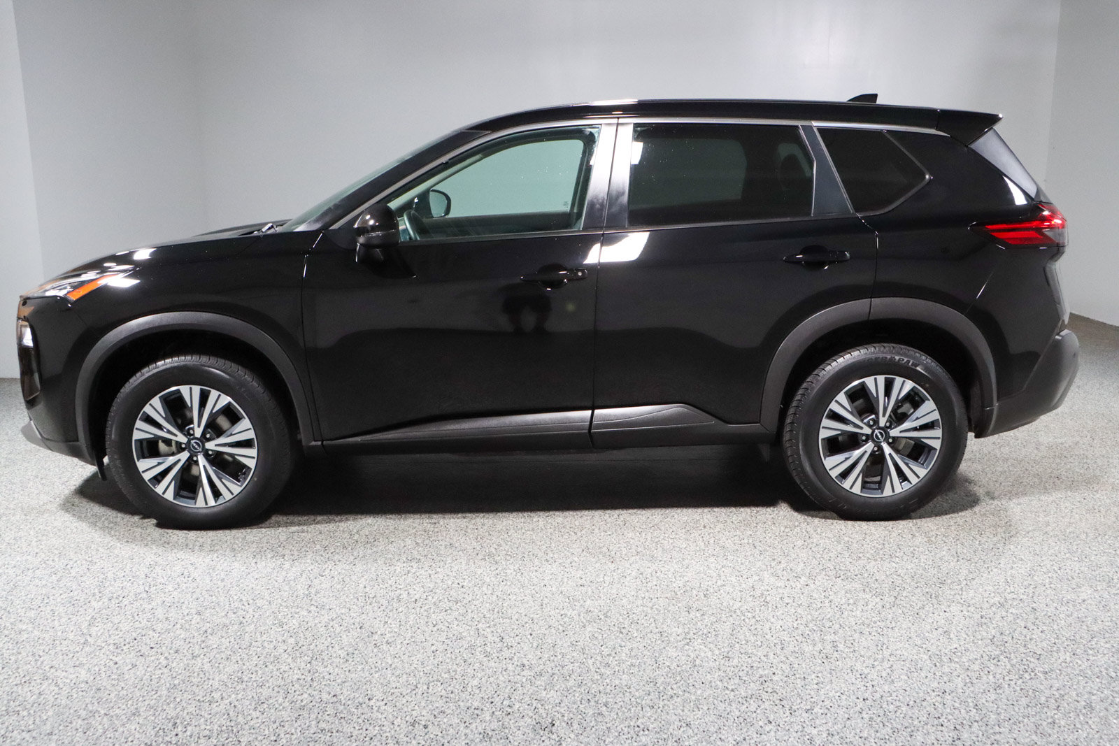 Used 2022 Nissan Rogue SV AWD/4WD image 10