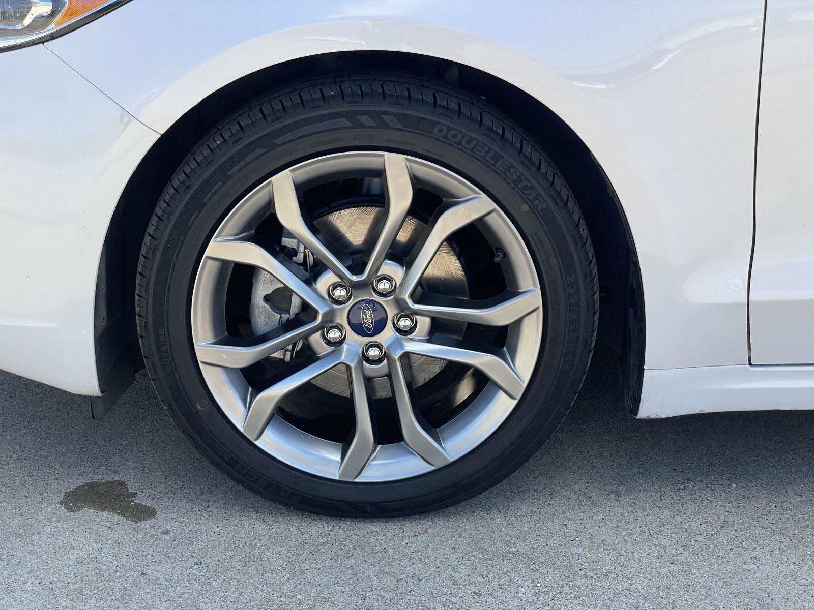 Used 2020 Ford Fusion SEL FWD image 46