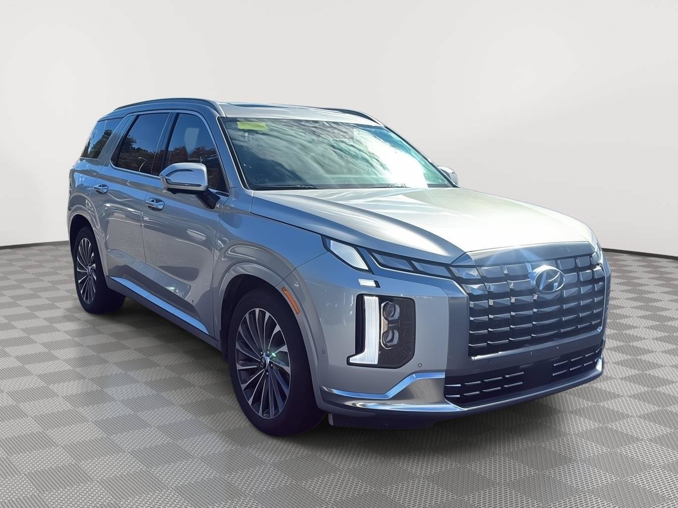 Used 2024 Hyundai Palisade Calligraphy AWD/4WD image 2