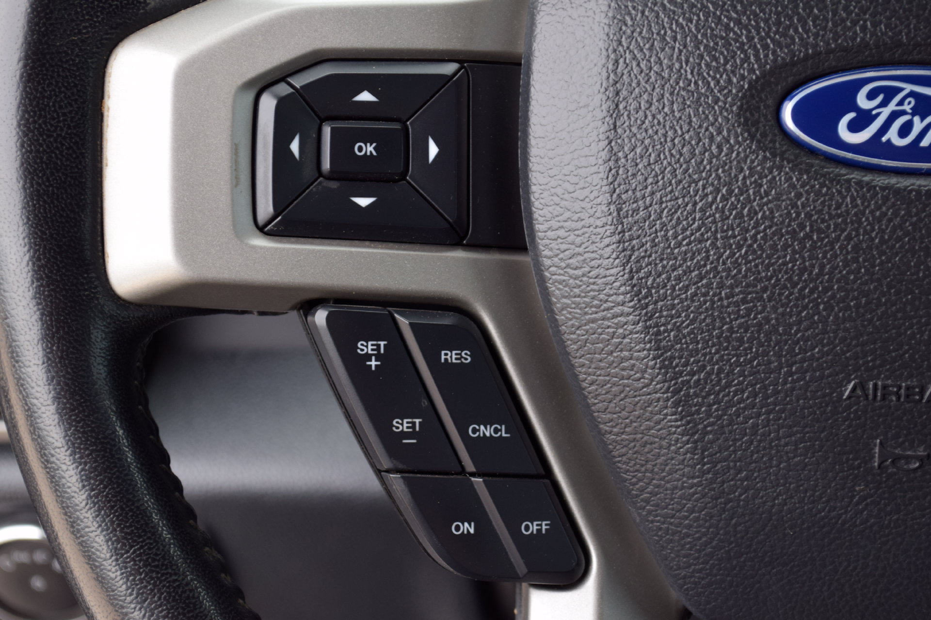Used 2022 Ford F250 Lariat w/ Lariat Value Package AWD/4WD image 8