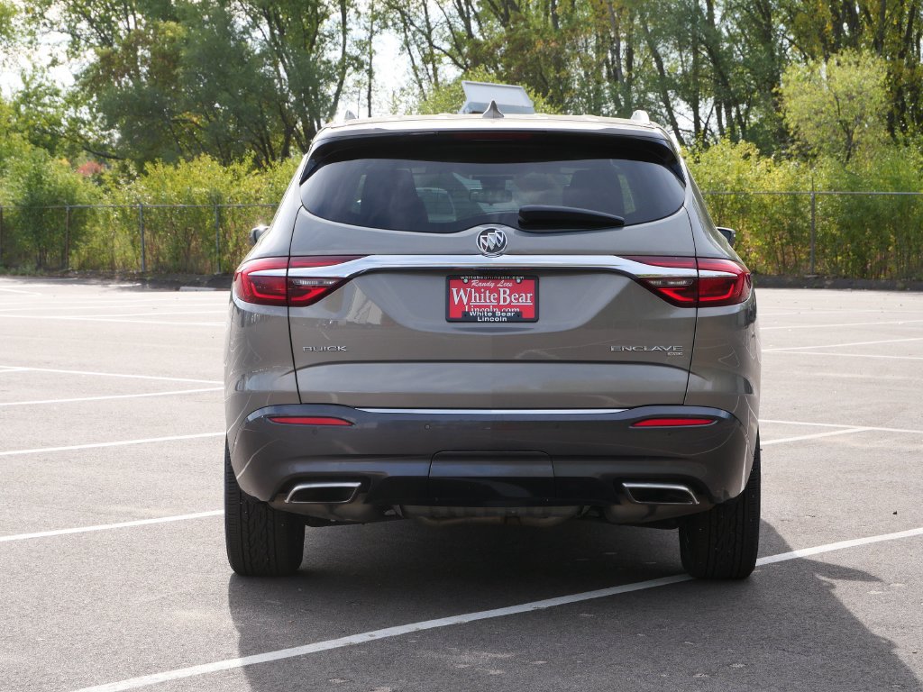 Used 2018 Buick Enclave Avenir w/ Avenir Technology Package AWD/4WD image 6