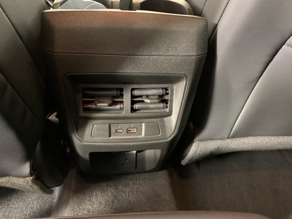 Used 2023 Chevrolet Colorado Z71 w/ Z71 Convenience Package 2 image 30