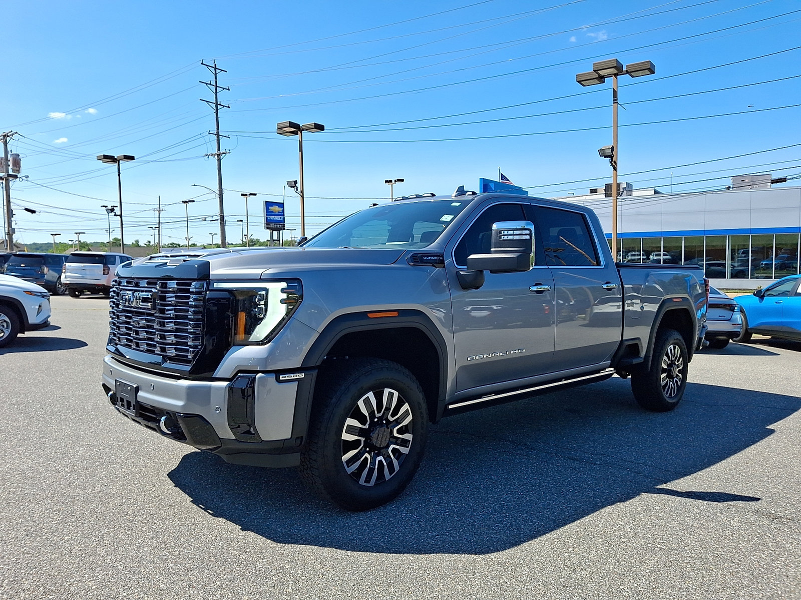 Certified 2025 GMC Sierra 2500 Denali Ultimate AWD/4WD image 3