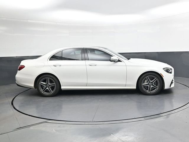 Used 2023 Mercedes-Benz E 350 4MATIC Sedan image 3