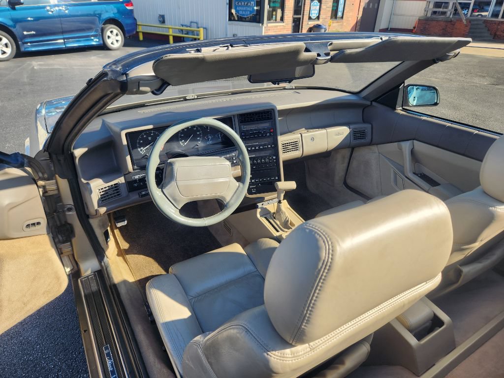 Used 1993 Cadillac Allante FWD image 35