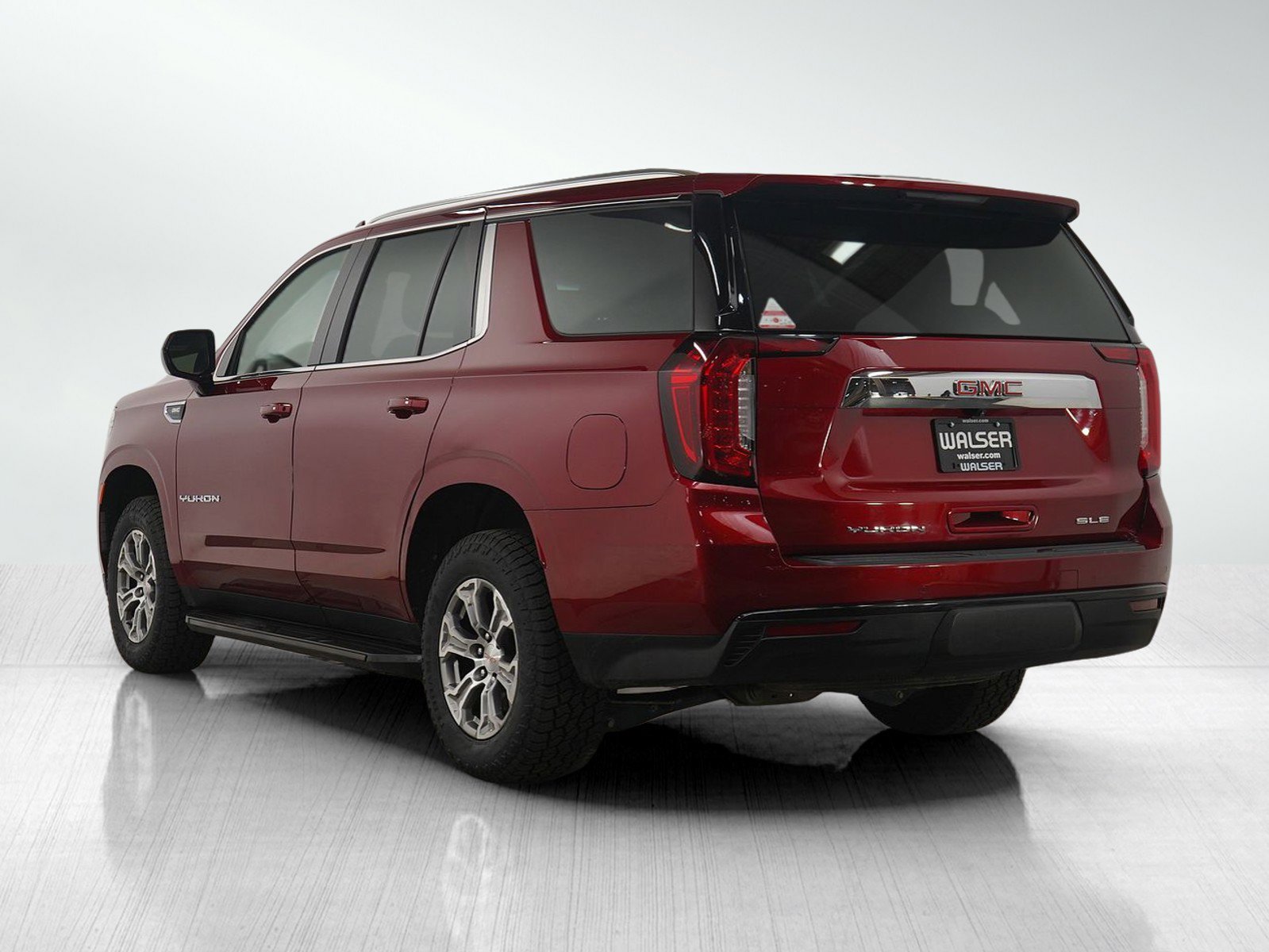 Used 2023 GMC Yukon SLE AWD/4WD image 4