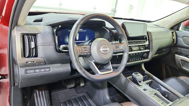 Certified 2025 Nissan Pathfinder Platinum w/ Cargo Package FWD image 20