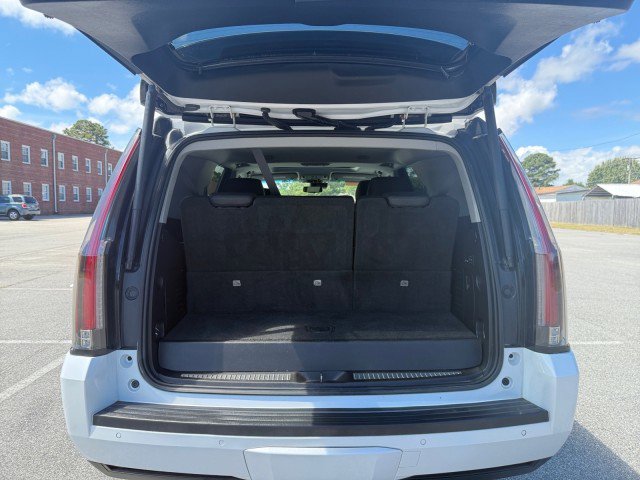 Used 2019 Cadillac Escalade Luxury image 16