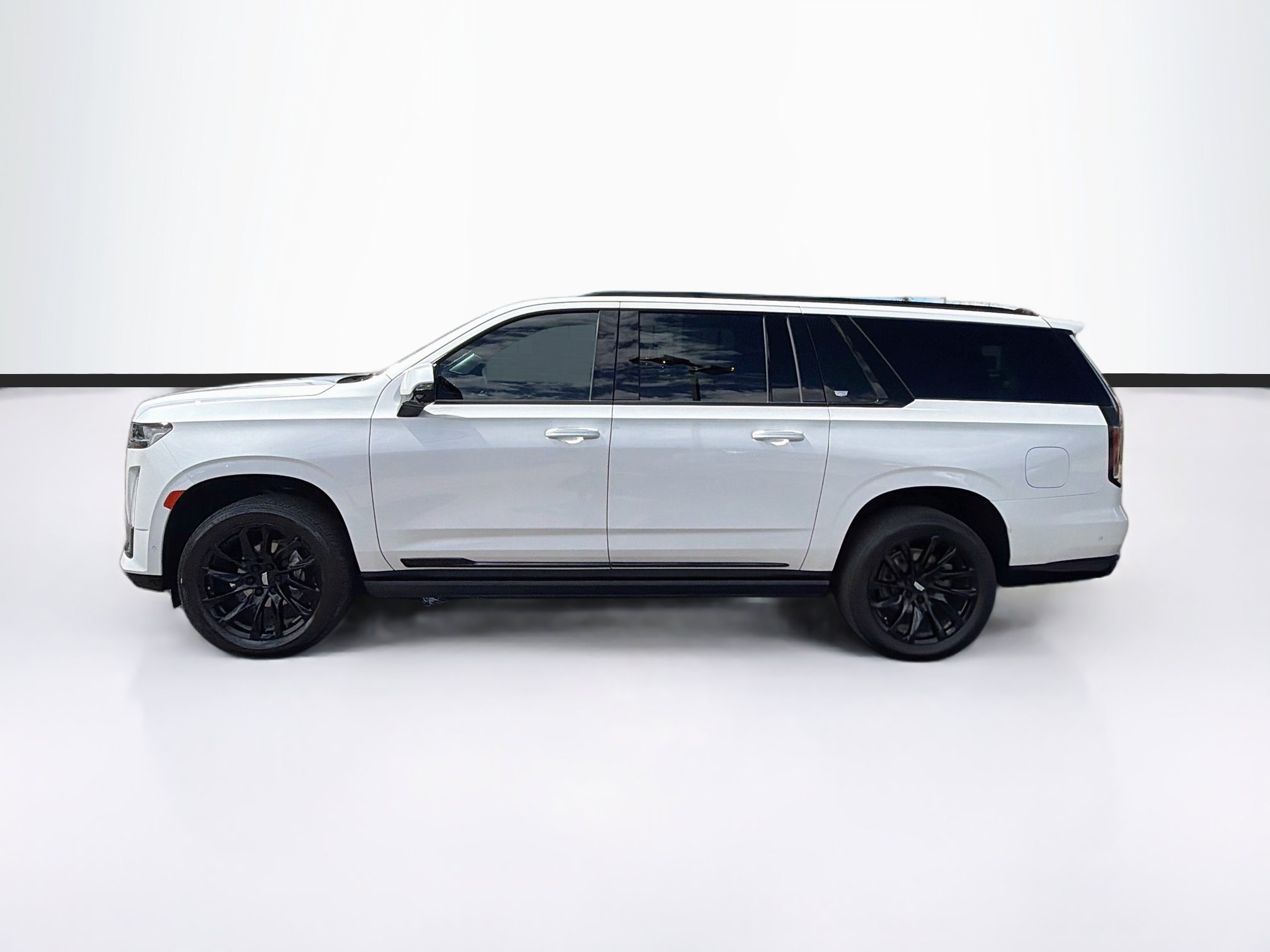 Used 2022 Cadillac Escalade ESV Sport Platinum w/ Heavy-Duty Trailer Package AWD/4WD image 8