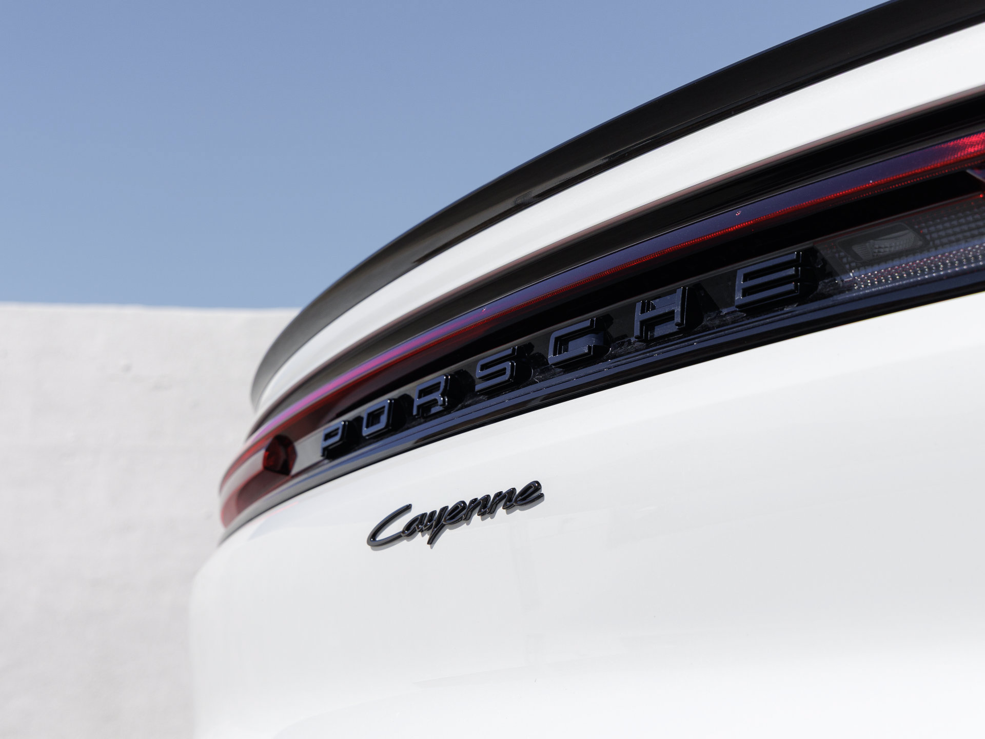 Certified 2025 Porsche Cayenne Coupe AWD/4WD image 12