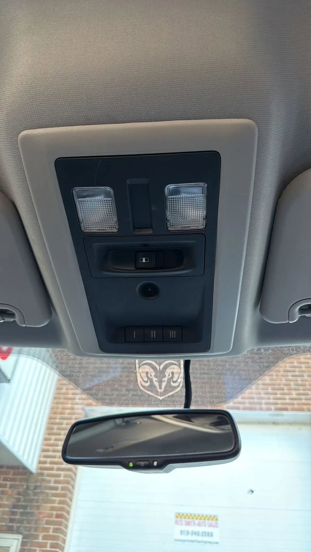 Used 2011 RAM 1500 Laramie image 29