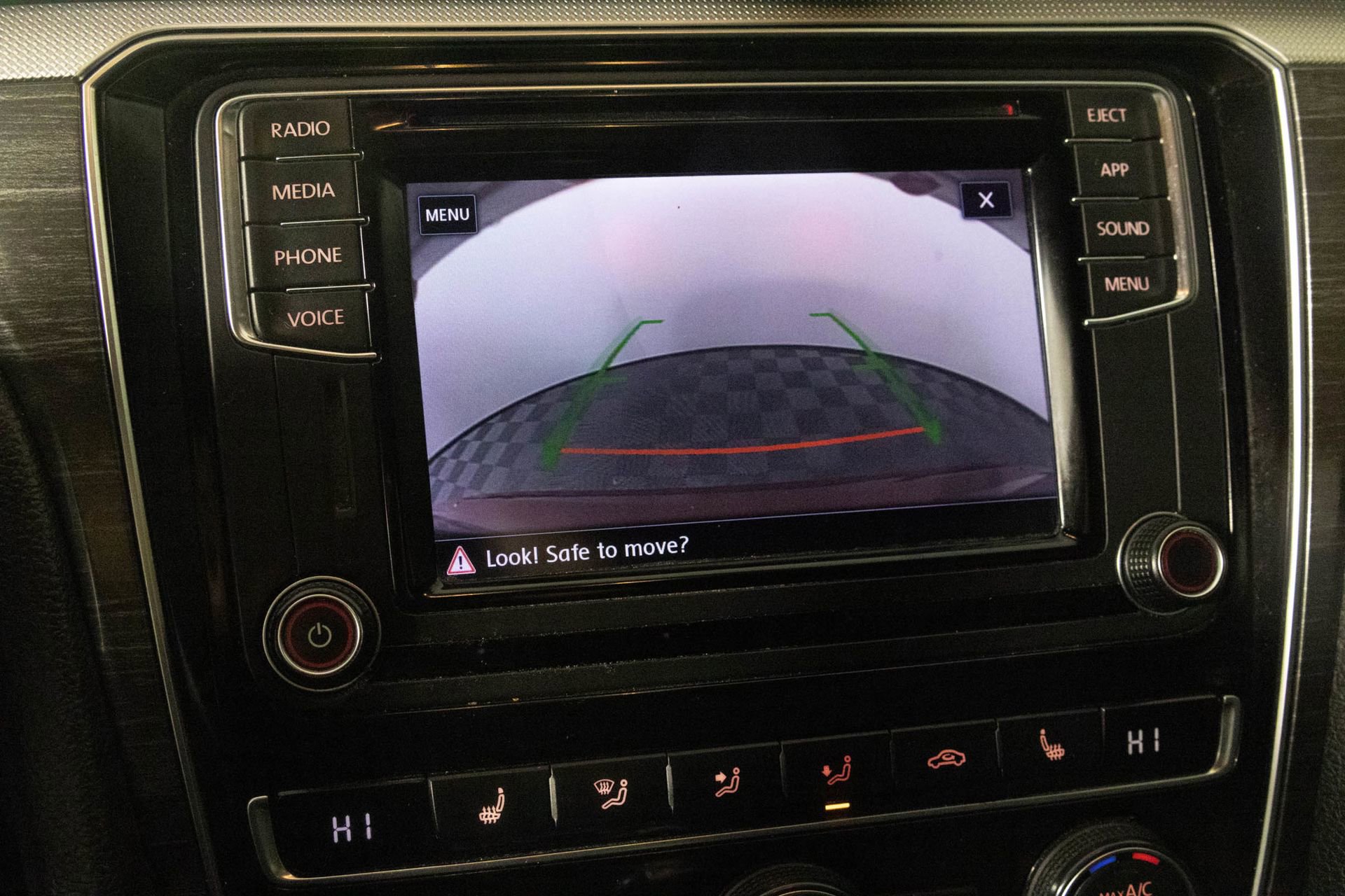 Used 2018 Volkswagen Passat 2.0T SE w/ SE Lighting Package image 7