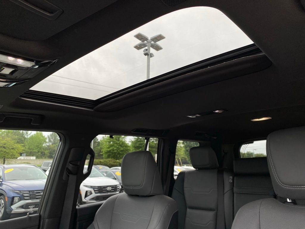 Used 2024 Lexus GX 550 w/ Accessory Package (2T) image 27