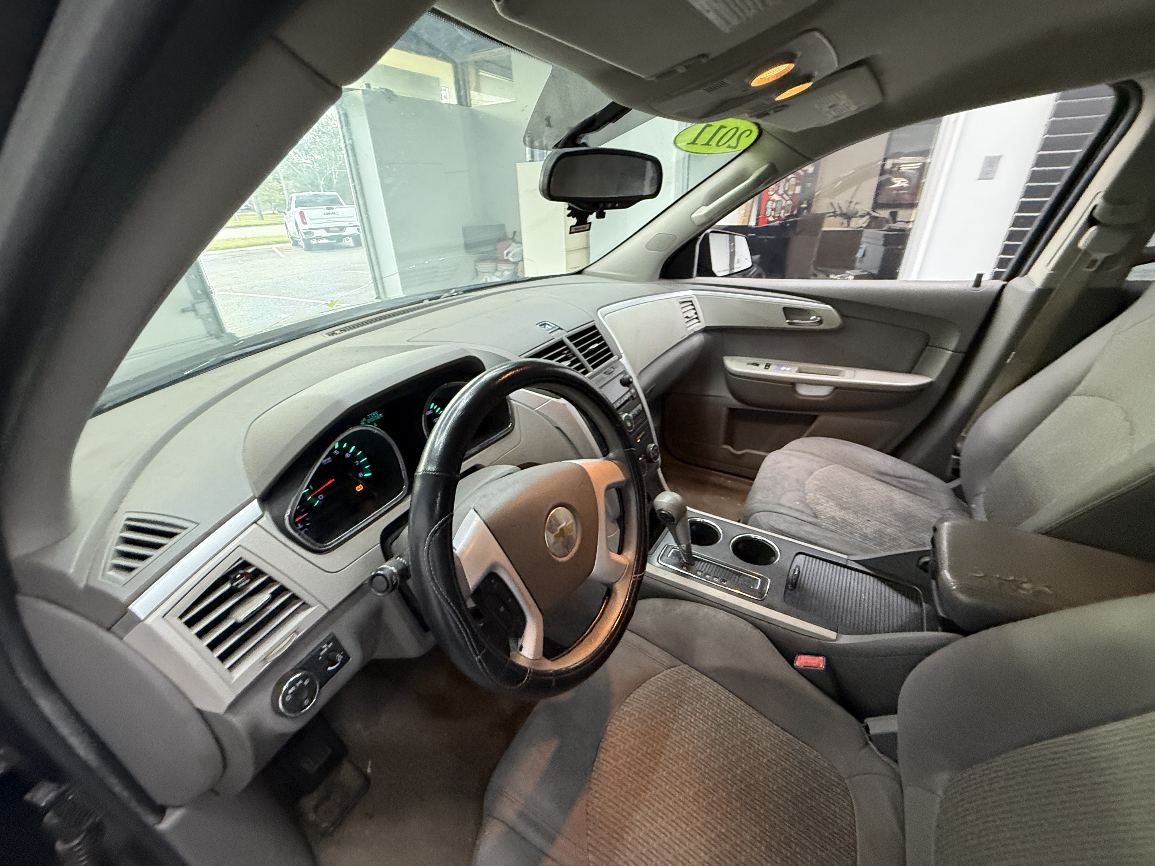 Used 2011 Chevrolet Traverse LS FWD image 9