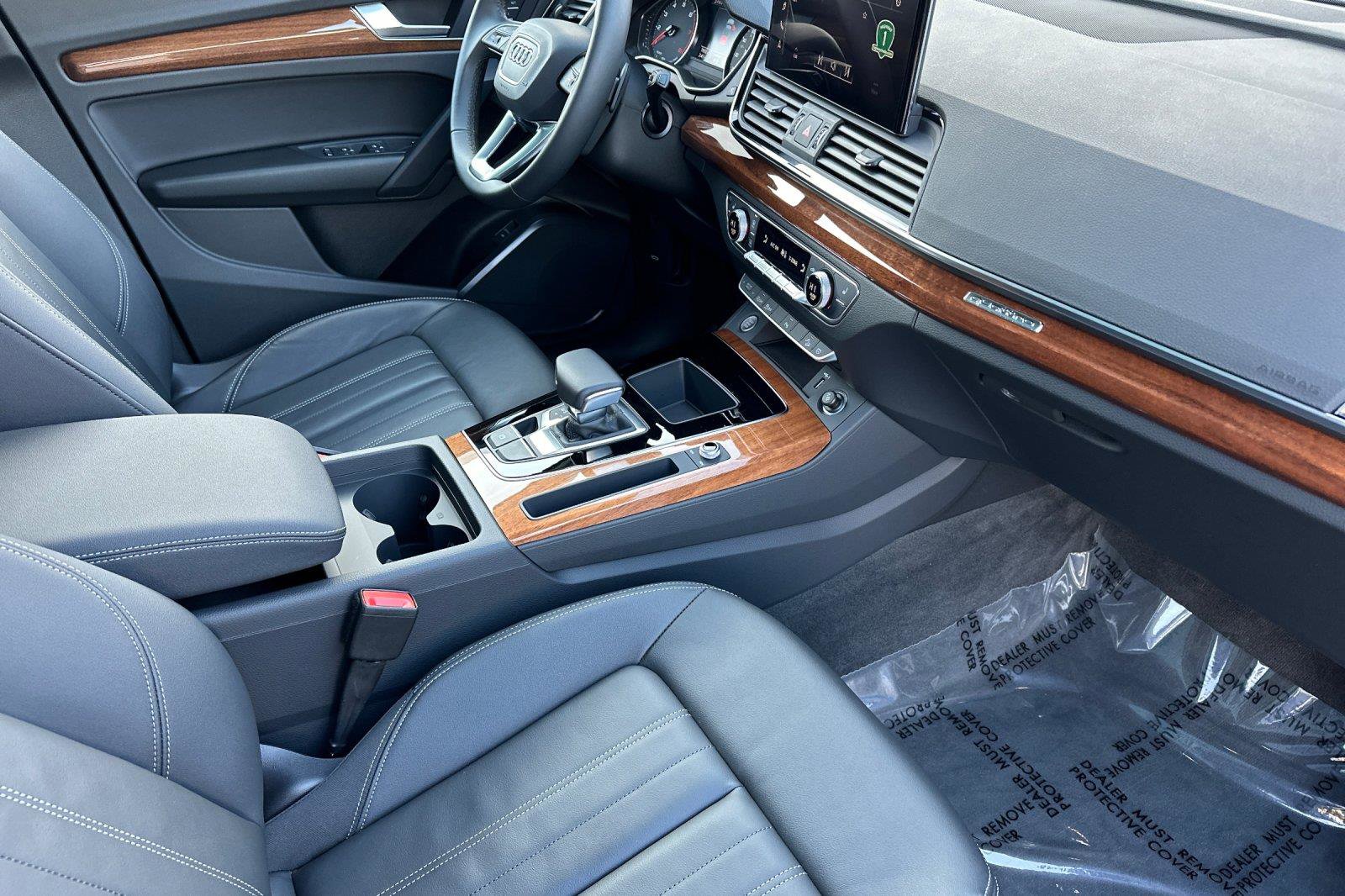 Certified 2023 Audi Q5 2.0T Premium w/ Convenience Package image 16