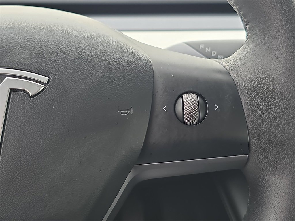 Used 2023 Tesla Model 3 Standard Range image 18