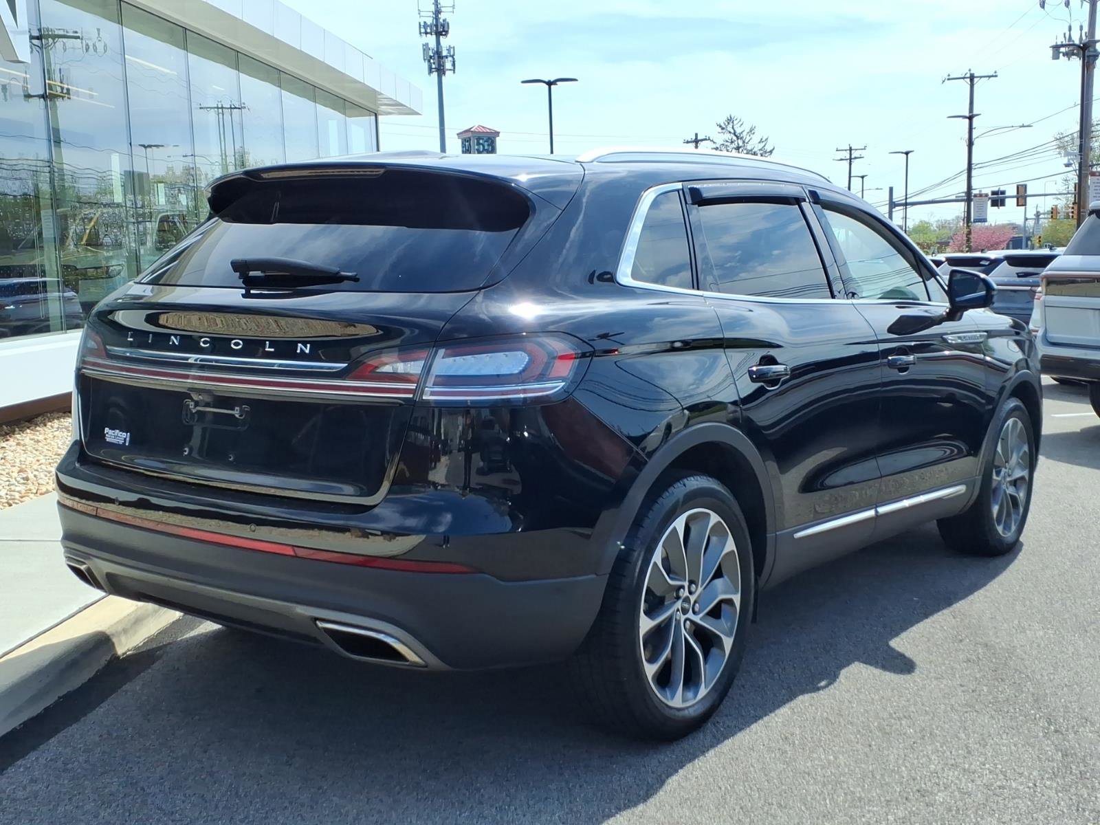 Certified 2022 Lincoln Nautilus Reserve w/ Equipment Group 201A image 4