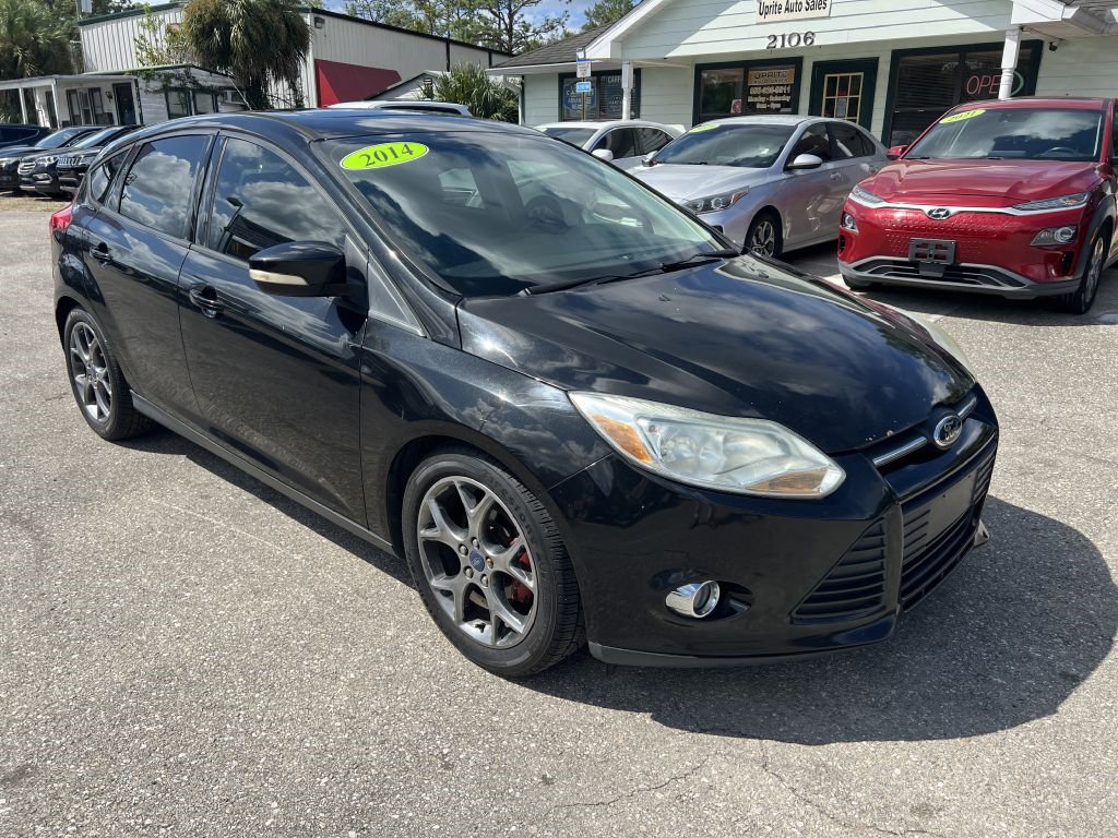 Used 2014 Ford Focus SE w/ Equipment Group 201A image 3